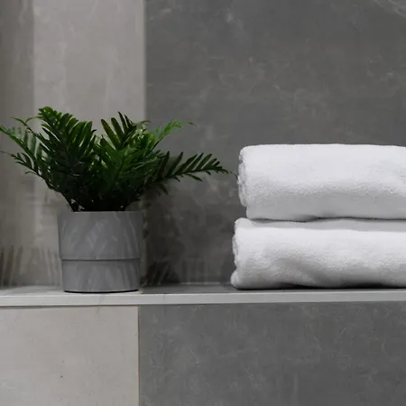 Verona House - Premium & Free Parking! *