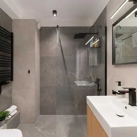 Verona House - Premium & Free Parking!